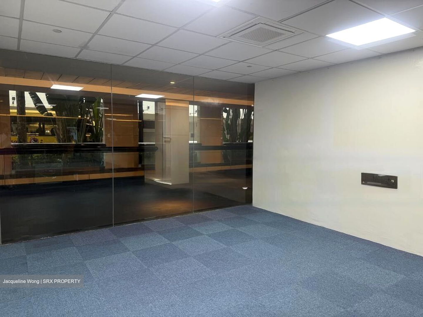 Holiday Inn Parkview (D9), Shop House #453514471